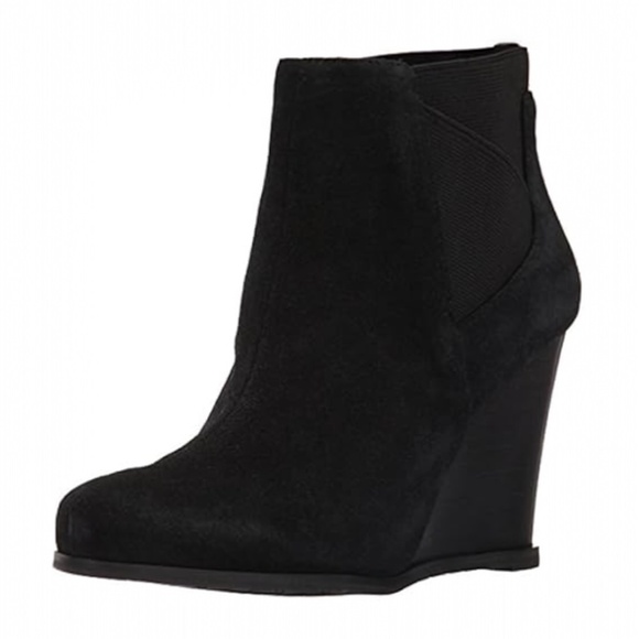 On Trend! [Tahari] Black Suede < Cora > Slip On Wedge Ankle Boots + Bootie | 7 M - Picture 1 of 15